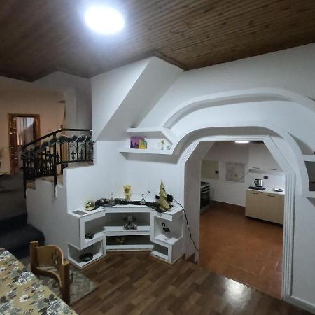 Tirana Traditional Home Ngoại thất bức ảnh