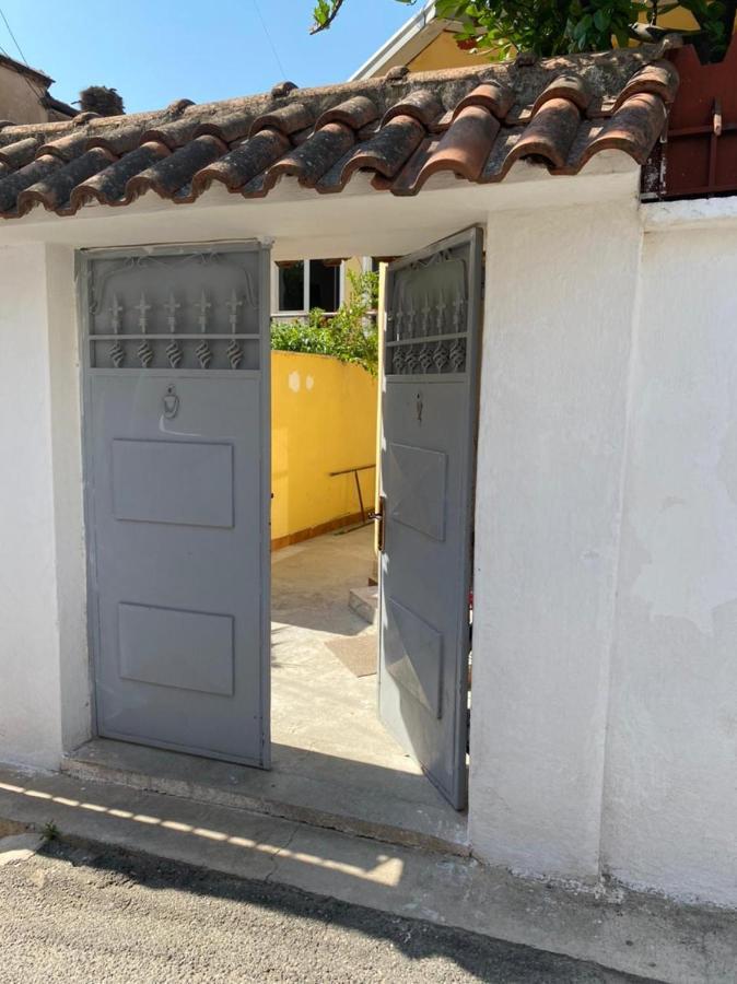 Tirana Traditional Home Ngoại thất bức ảnh